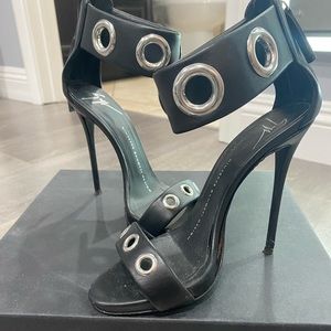 Giuseppe Zanotti sandal heels in 35